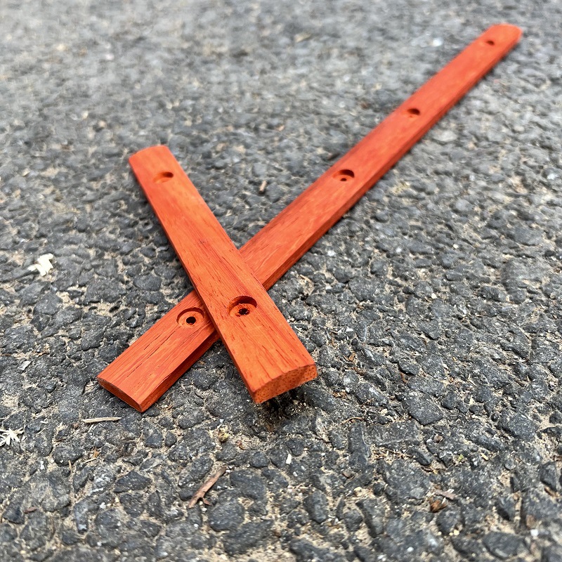 Solid wood hanging shaft line wholesale couplet hanging picture New Year picture wood line perforated indoor porch safflower pear hanging shaft wood strip