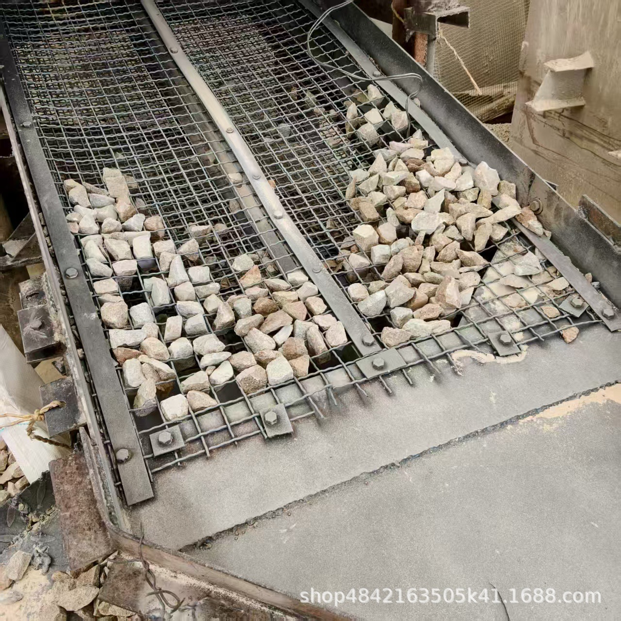 Baihe Yellow Stone, Baihe Gravel, Landscape Stone Wall, Sandstone, Granite, Irregular Courtyard Paving Stones