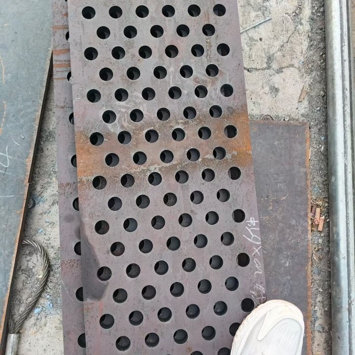 Wholesale Carbon Steel Guardrail Columns, Stainless Steel Columns, Welded Guardrail Columns, Pre-Embedded Steel Plate Guardrail Columns