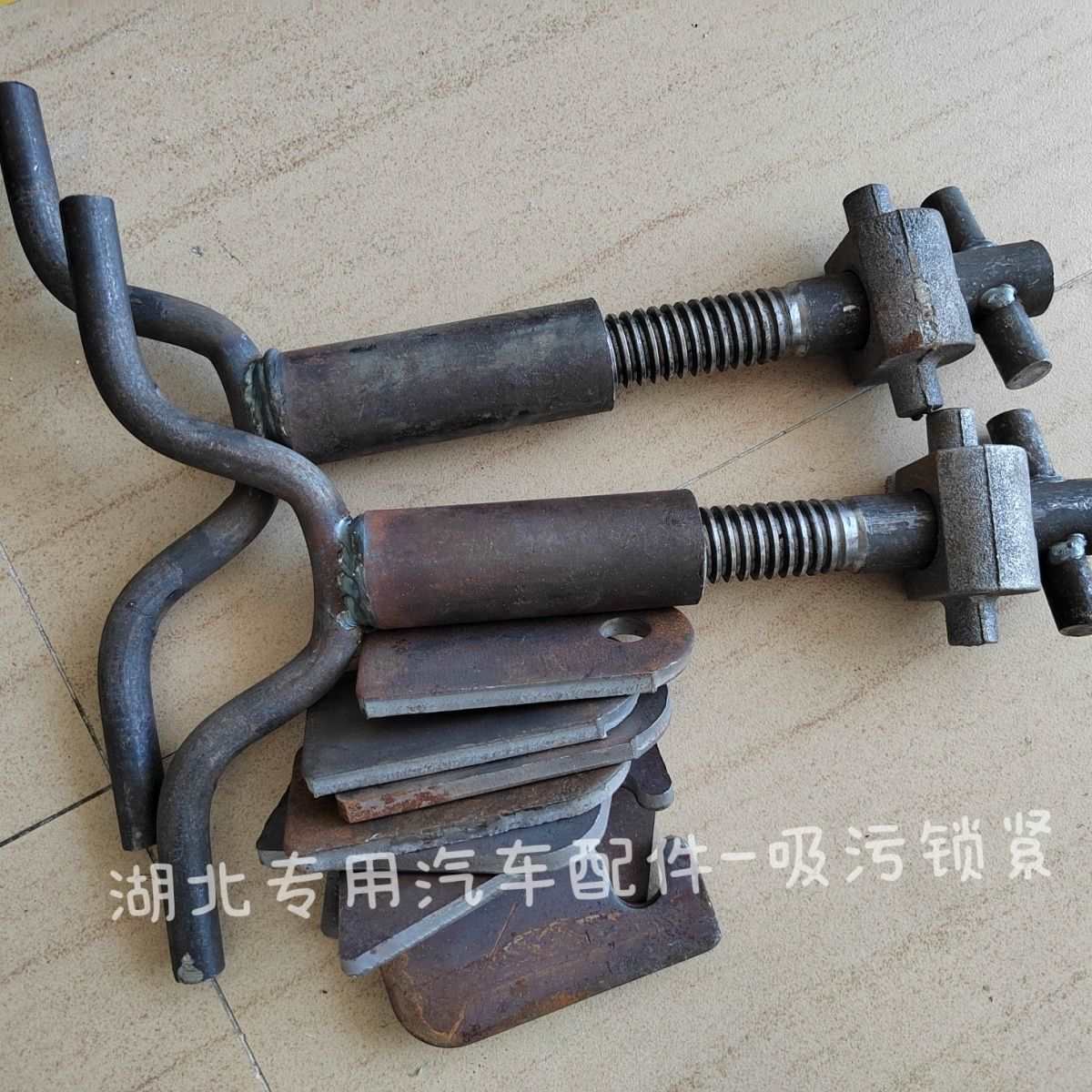 Запчасти для грузовика для всасывания сточных вод Задний замок для крышки аксессуары Очистка заднего замка для всасывания сточных вод (На картинке 2 замка)