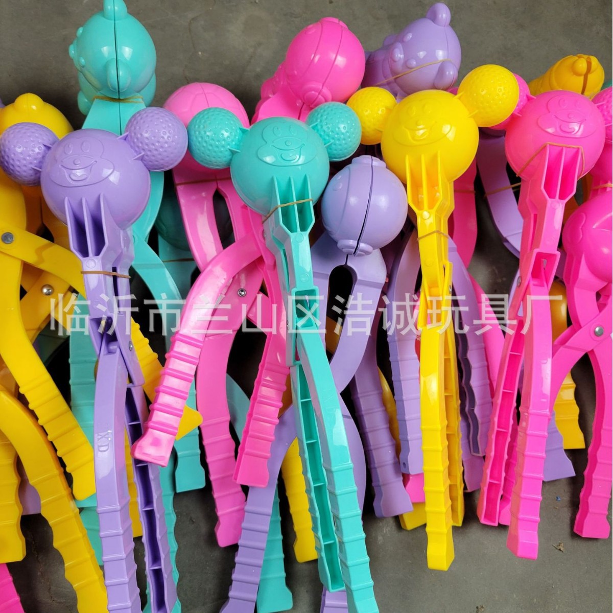 Wholesale Kidsren's Toys Snowball Clip Model Ski Field Amusement Park Supermarket Stall Plastic Clip Sea Beach