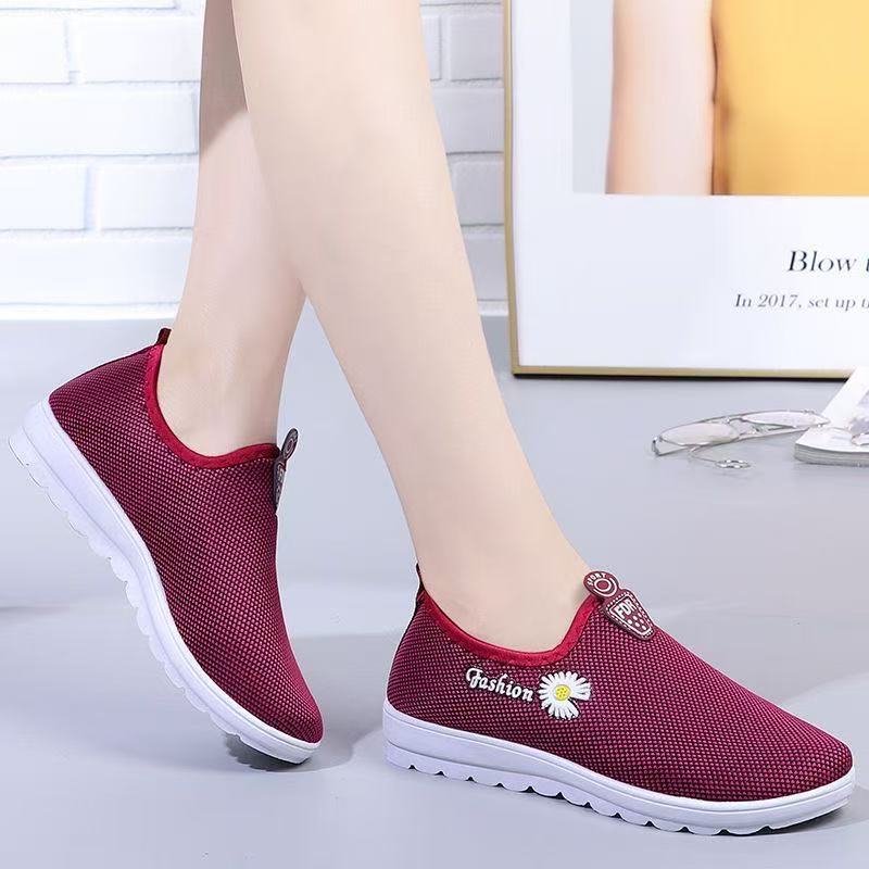 Spring and Autumn Casual Shoes Women's sneaker Soft-soled Non-slip Mama Shoes Mesh Low-top Slip-on Running Shoes