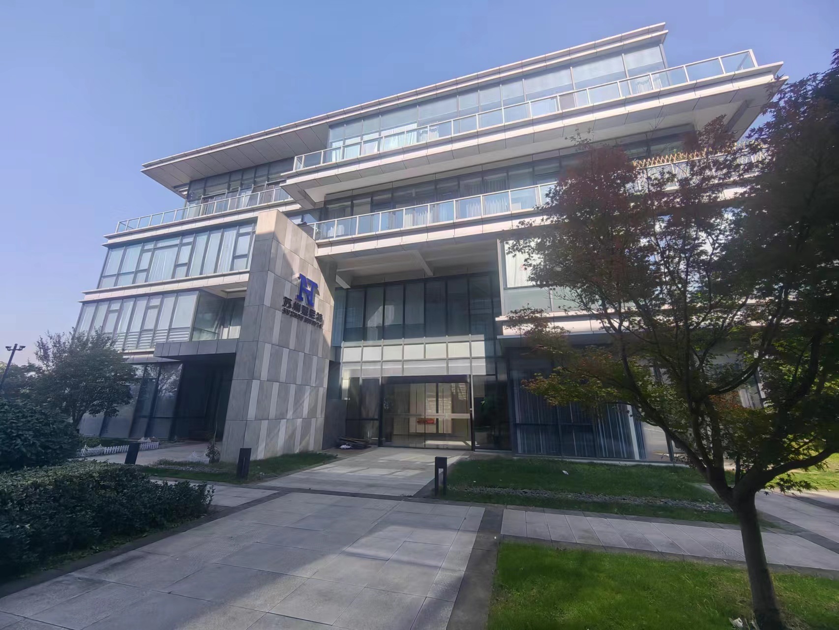 Brand new original AB inverter 25B-V4P8N104 25BV4P8N104 PF525 warranty for one year in stock