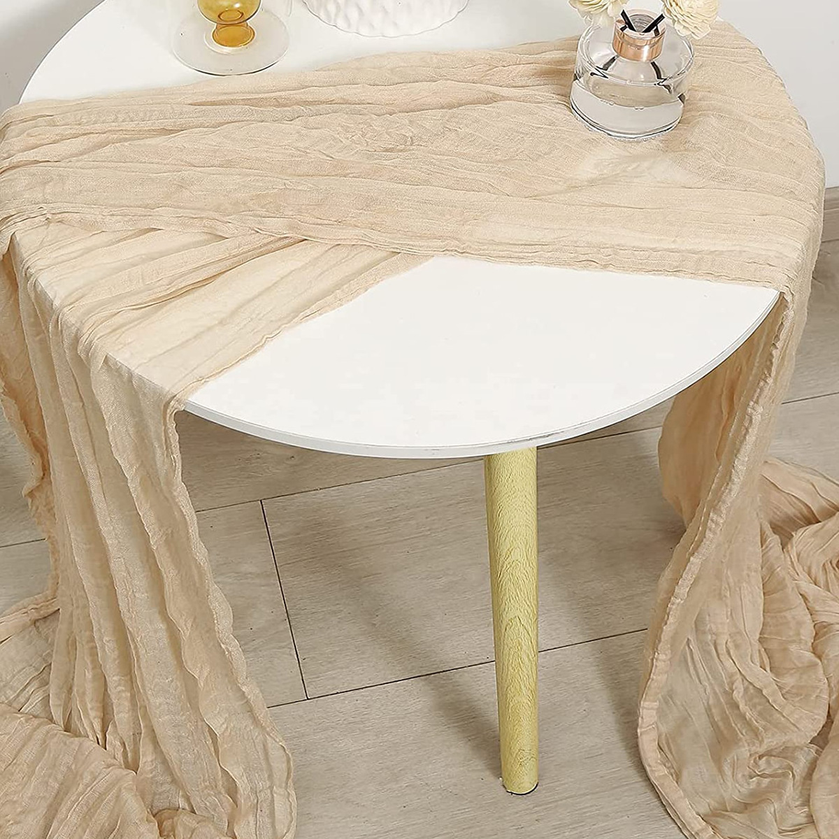 Cross-border foreign trade wholesale Bali yarn wrinkled table flag twist table flag tablecloth wedding party decoration wrinkled table flag
