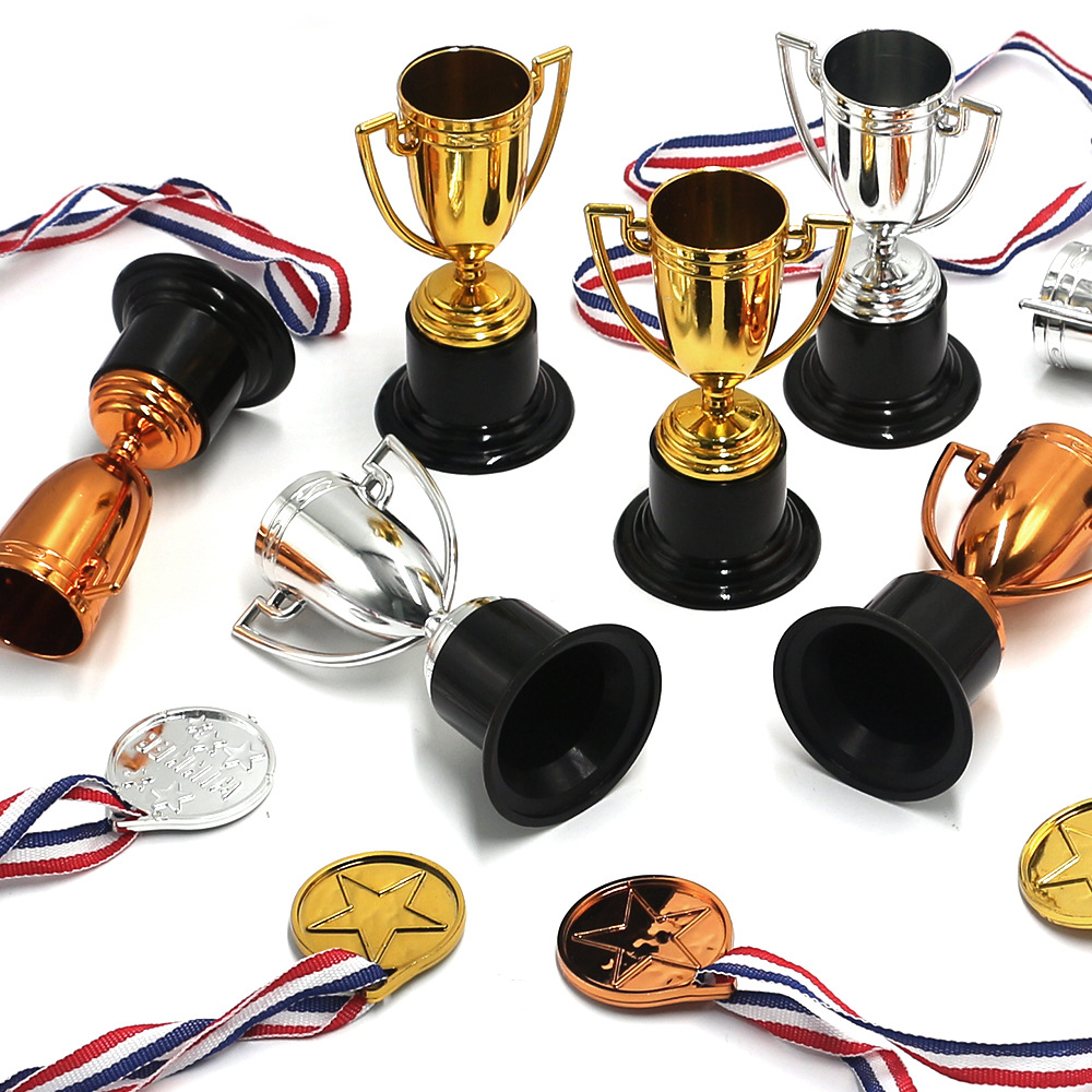 Cross-border golden copper silver trophy medal suit five-pointed star plastic tag small toy plastic mini trophy