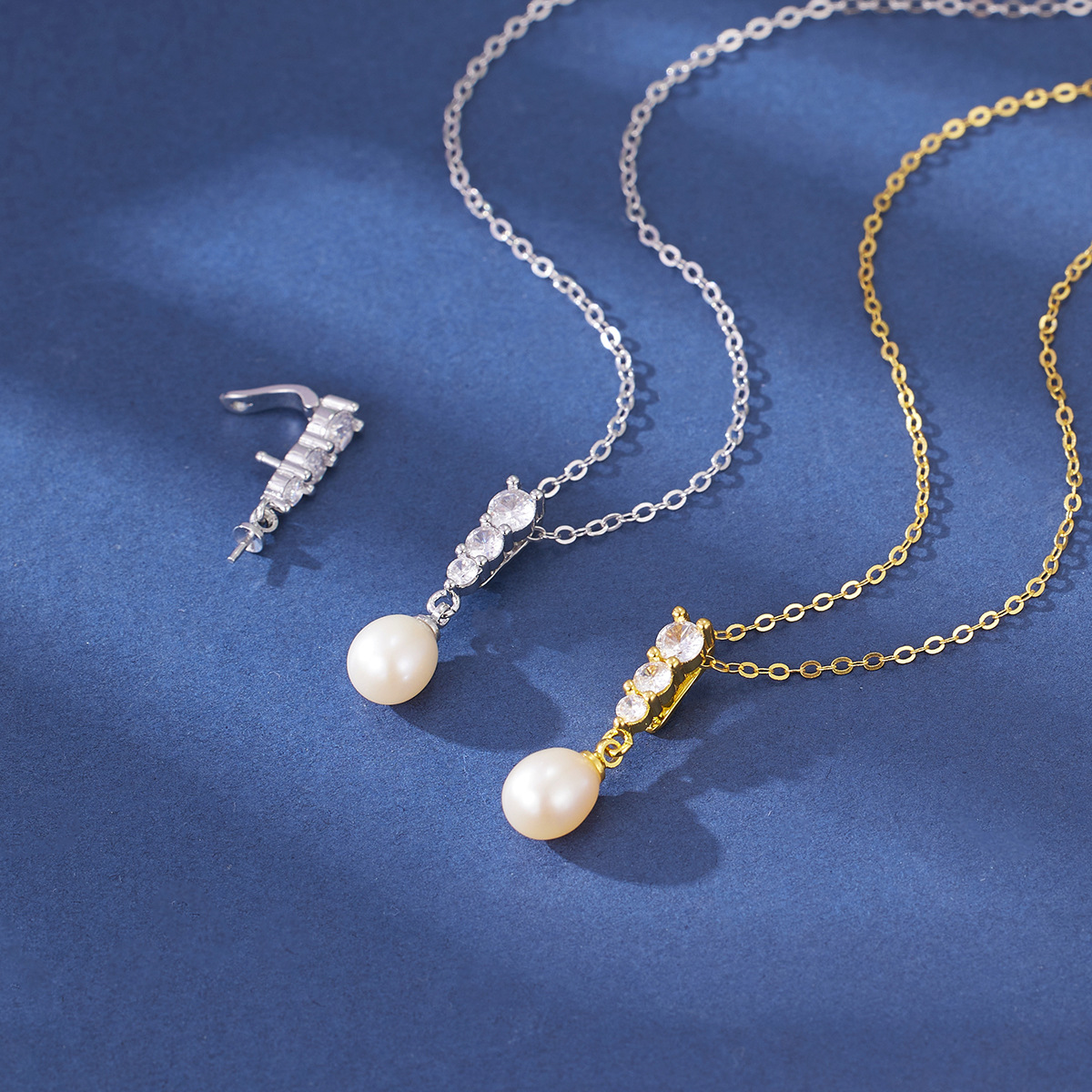 Autumn and Winter Pearl Sparkling Diamond Earrings for Women, French Design, Accessible Luxury Short Earrings, Niche Fashion Earrings Source Factory