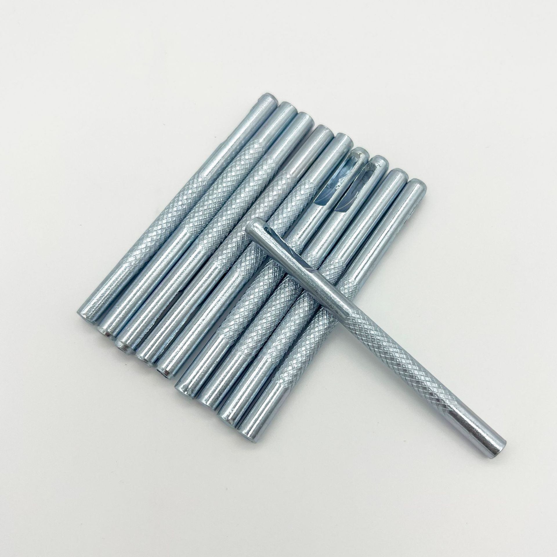 Factory Direct Sales Belt Puncher Electroplated Punch Punch Needle 3.5mm Round Belt Punch Hole Nail Wholesale