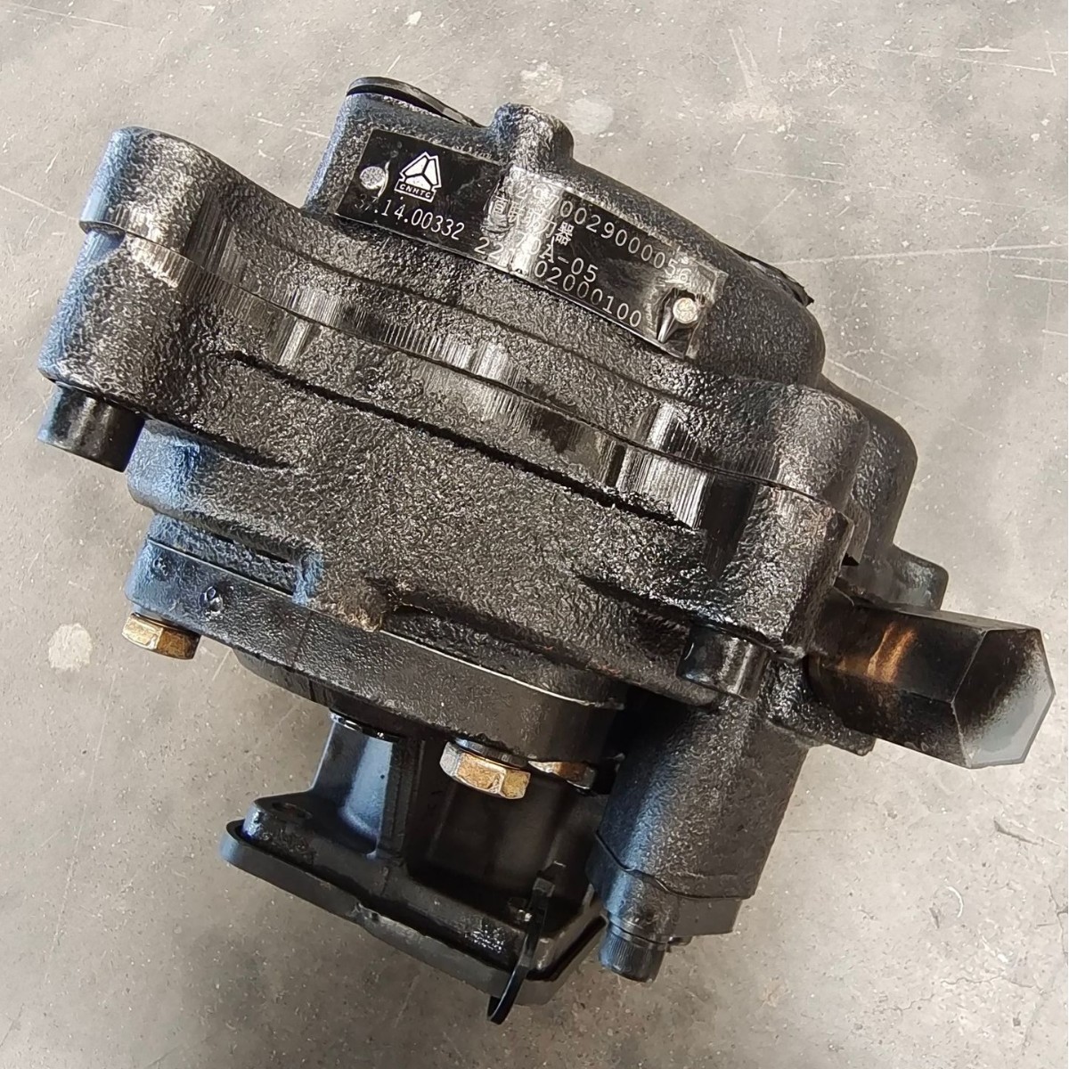 Suitable for Sinotruk Hw70 Direct Coupling Power Take-Off Assembly (Right Offset) Az970029000056