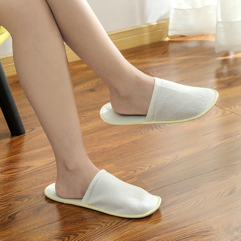 2025 New Hotel Disposable Slippers Thin-Soled Hospitality Home Travel Portable Foldableing Hotel Beauty Salon Slippers