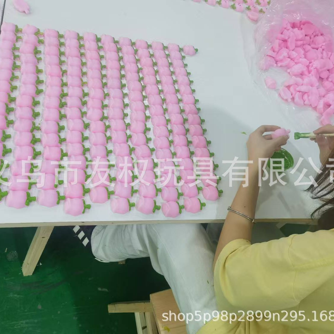 Factory direct 8-10 grams of pinching music small dumplings animal dumplings decompression pinching music vent toys