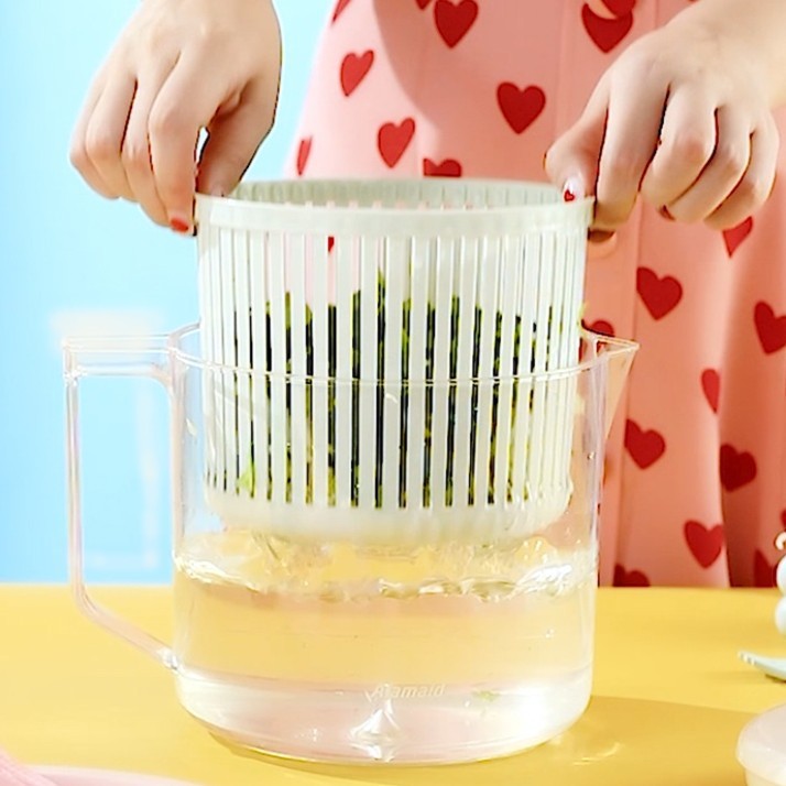 High-Looking Manual Vegetable Dehydrator with Handle, Kitchen Salad Vegetable Spinner, Vegetable and Fruit Spinner