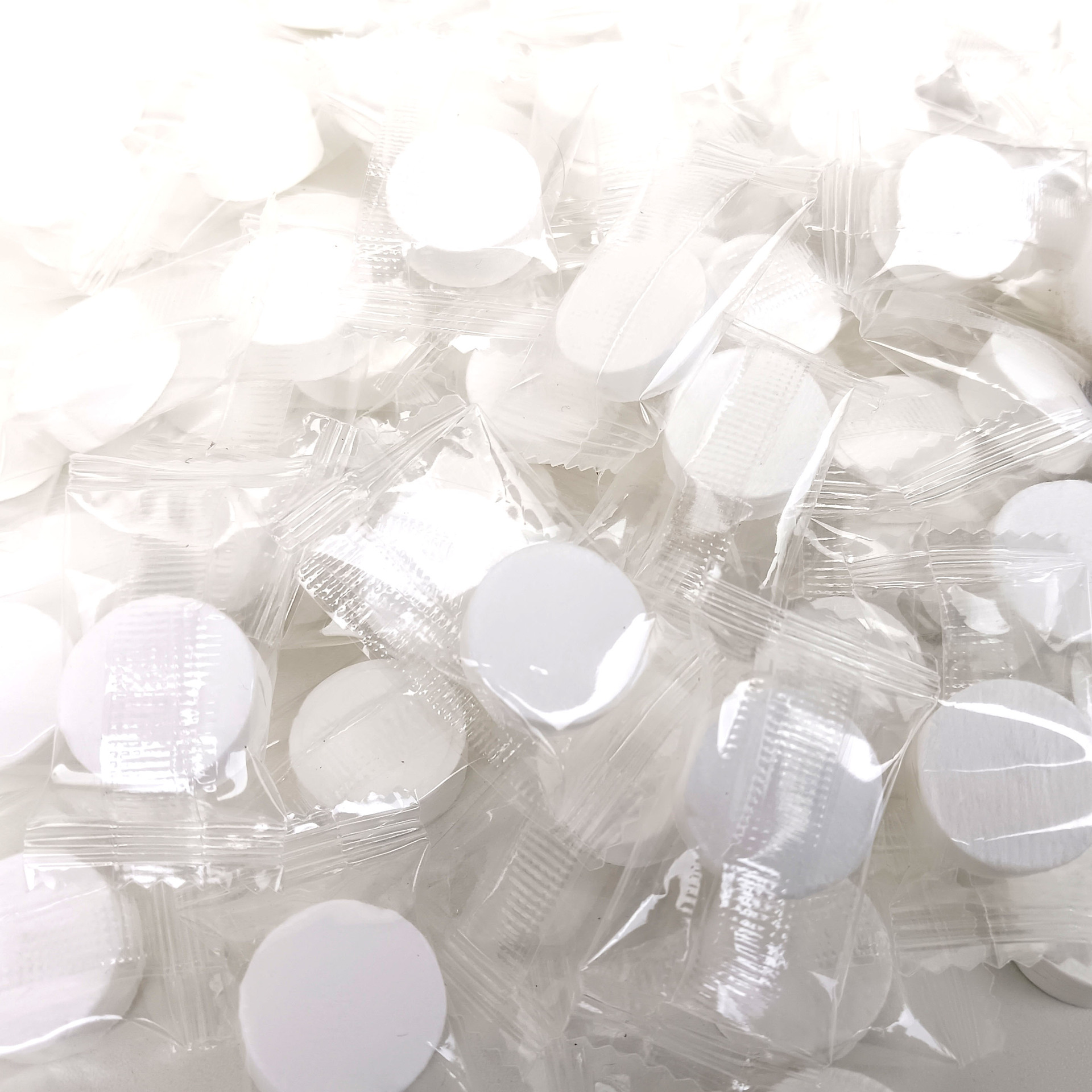 Compressed towel large wholesale hotel travel portable makeup remover cleansing towel disposable face towel transparent packaging