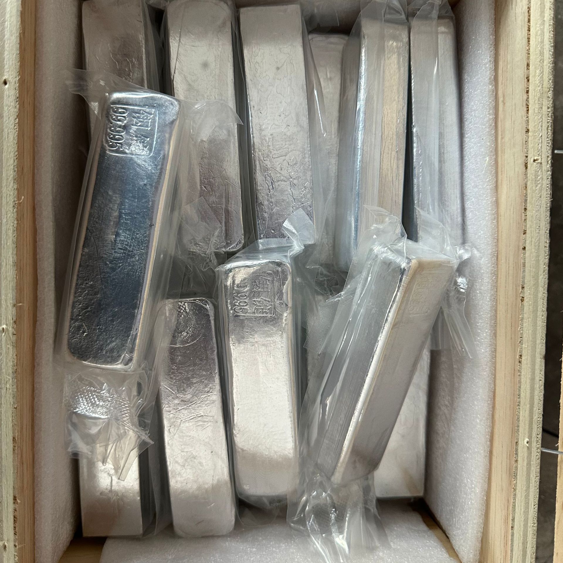 High Purity Indium Ingot 99999 Scientific Research Special Invoicing Metal Indium Ingot