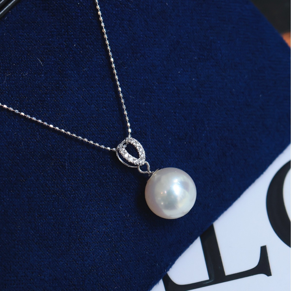Pt900 Platinum Accessories, Small and Exquisite Pearl Pendant, Zircon Inlaid with Beads 8-9mm, Excluding Bead Chain
