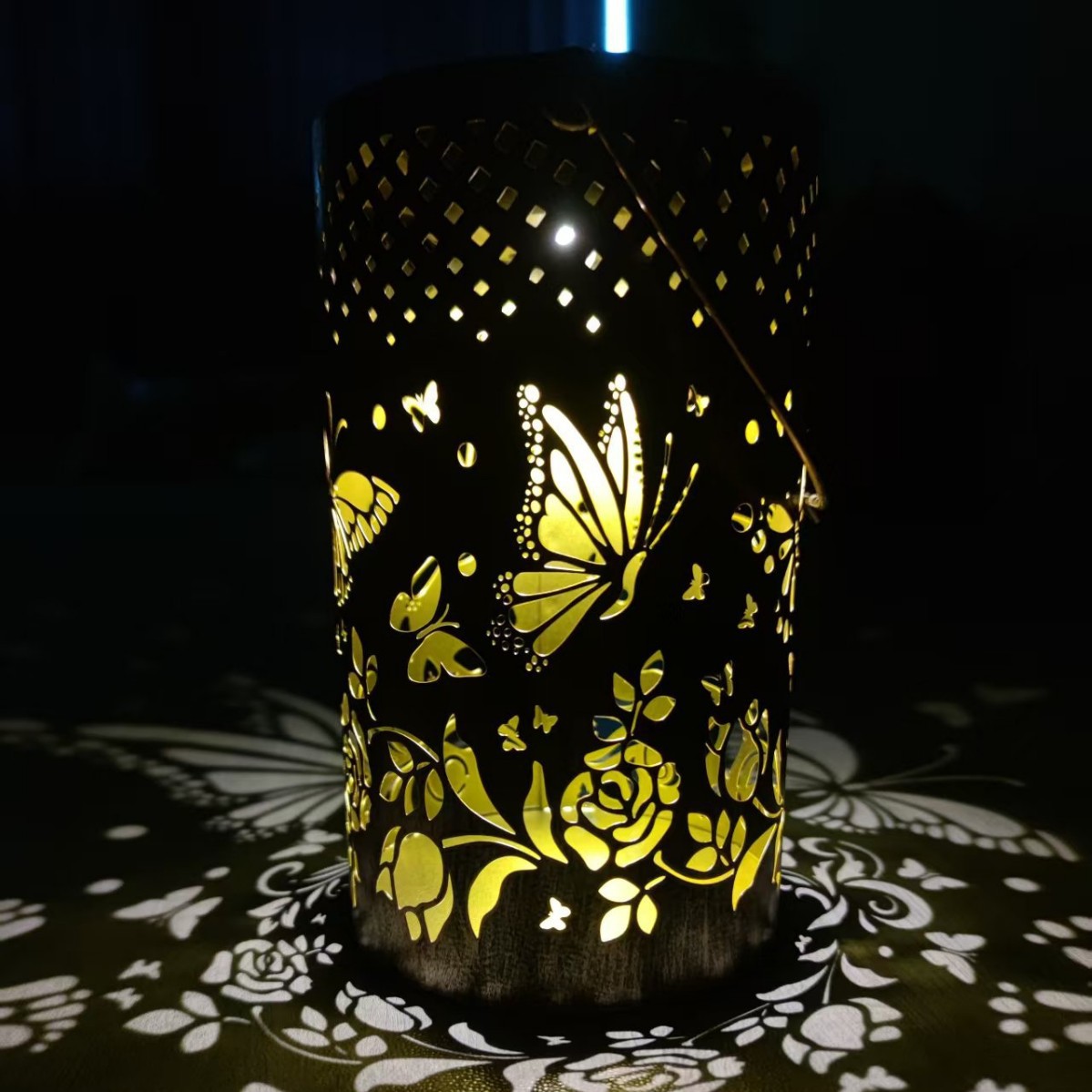 Кросс-бордерный новый европейский и американский стиль, ночной фонарь для двора, полая проекция, садовое освещение, уличный водонепроницаемый железный фонарь, бабочка
