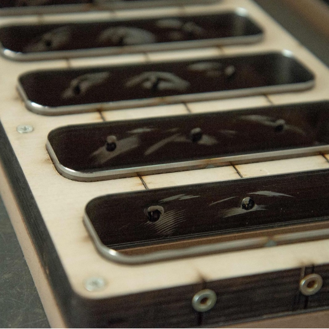 Guangzhou Film Blister Color Box Carton Self-Adhesive Facial Mask Die-Cutting and Forming Knife Mold Production with Drawings and Samples at Excellent Prices