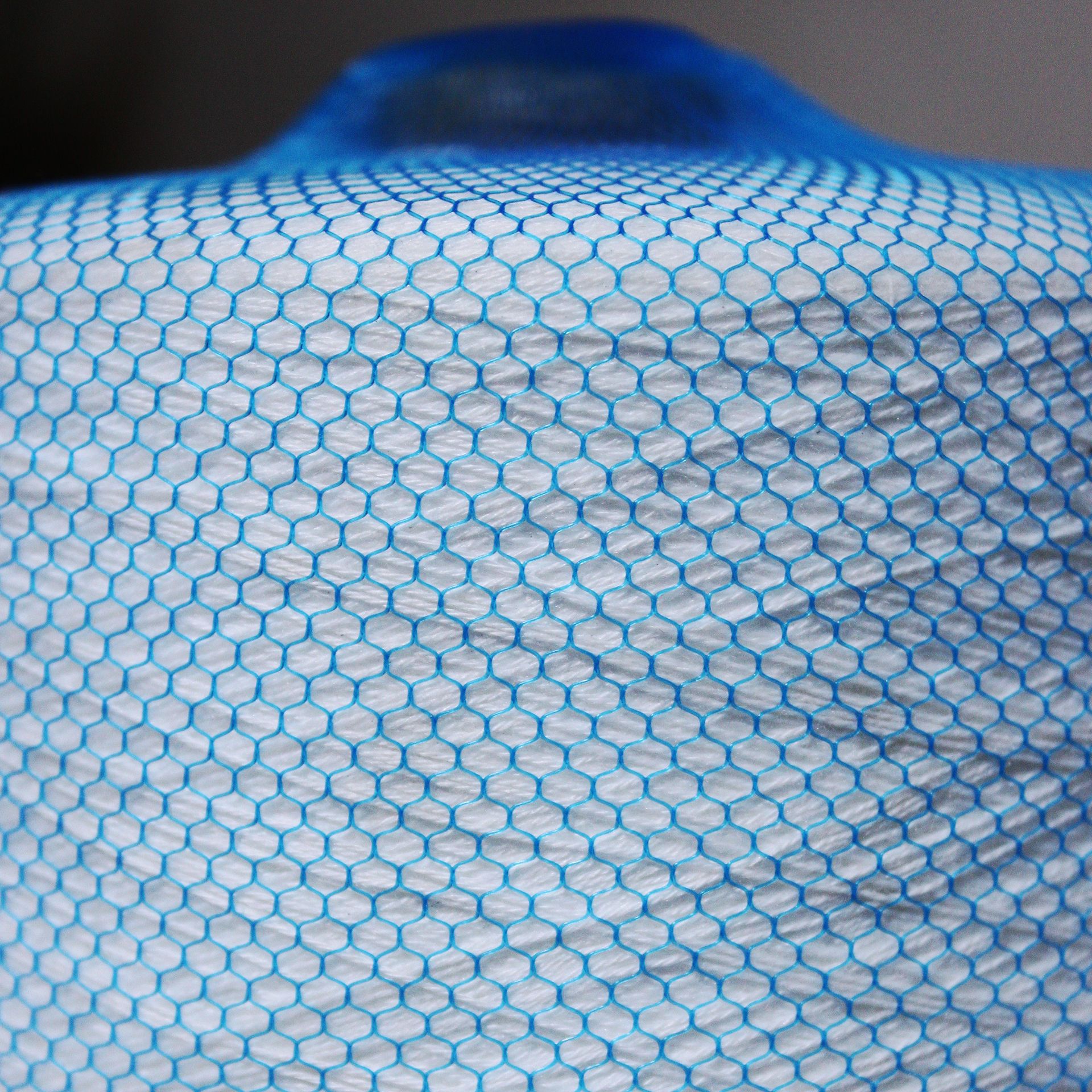 Covered Thread Net Textile Thread Yarn Spool Pagoda Thread Sewing Thread Storage Anti-Falling and Anti-Scattering Protective Net Cover Professional Production