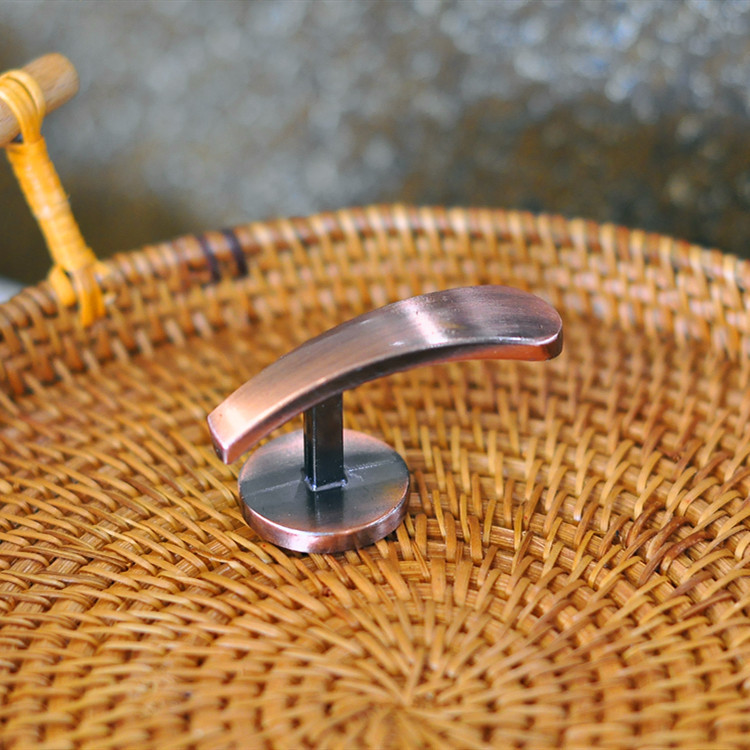 [Yonghao Hardware] Factory direct cross-border supply of aluminum alloy fine Crescent small hook curtain hook wall hook