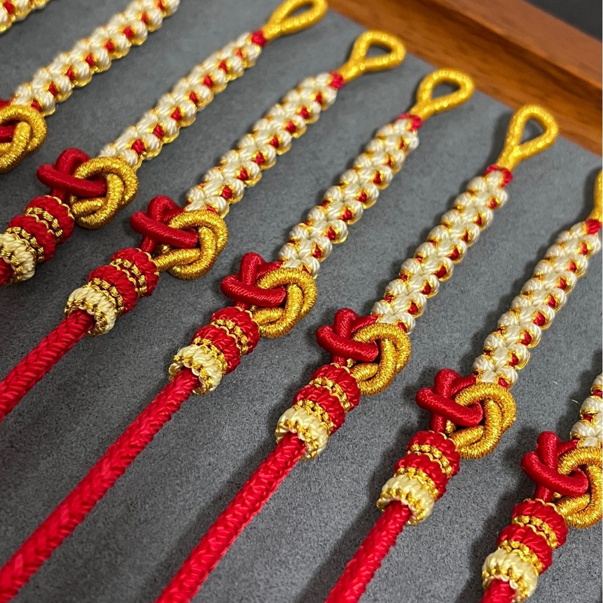 To figure hand-woven all kinds of bracelet necklace peach knot Wenchang knot concentric knot dimple knot braided rope