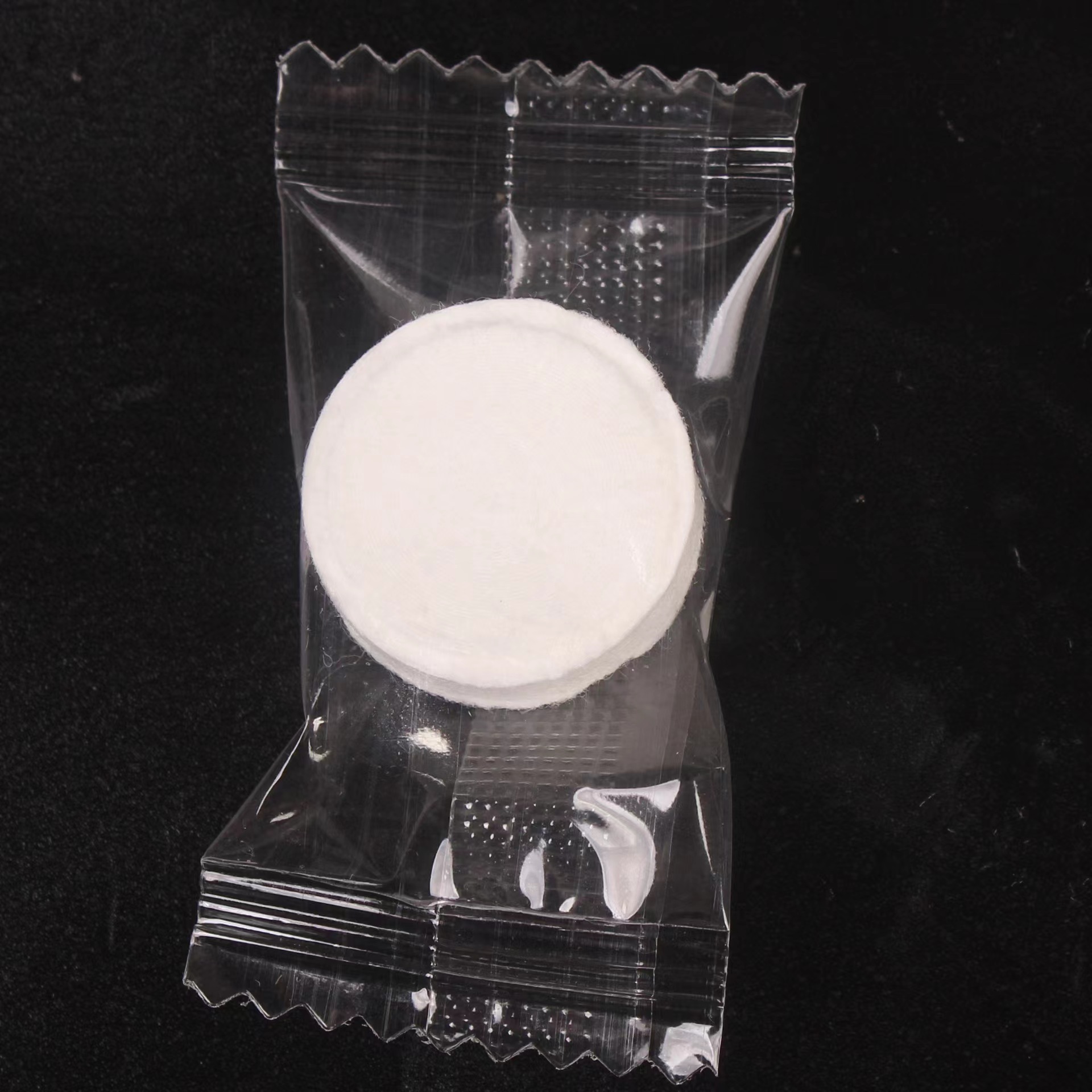 Net red explosions ultra-thin cotton compression mask invisible silk mask moisturizing disposable mask a generation of hair