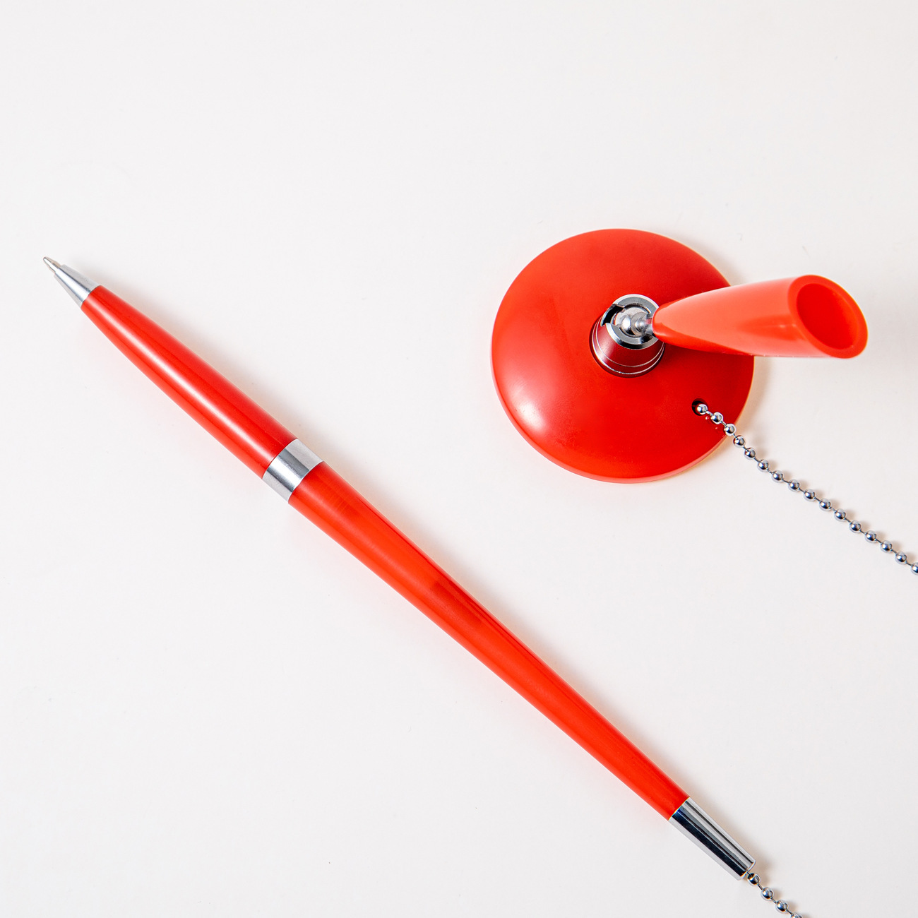 Spot Plastic Desk Pen Wholesale Bank Hotel Desktop Stickable Fixed Chain Signature Pen Advertising Ballpoint Pen