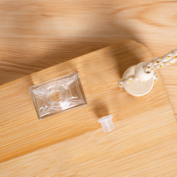 Flat Square Car 10ml Perfume Bottle Car Pendant Jewelry Empty Bottle Car Aromatherapy Bottle Car Supplies