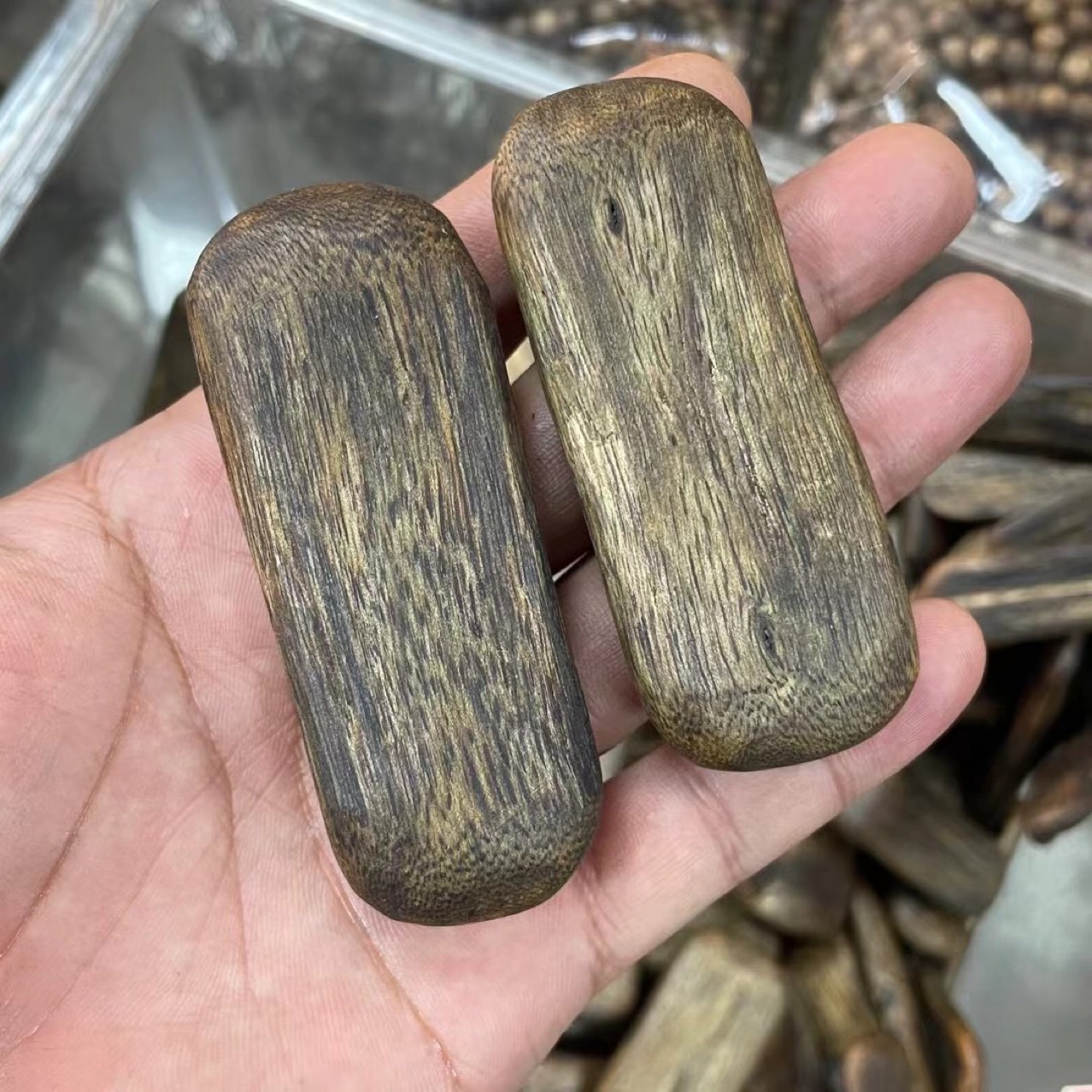 Green Agarwood Pendant with High Oil Content, Diverse Shapes, and Unique Design