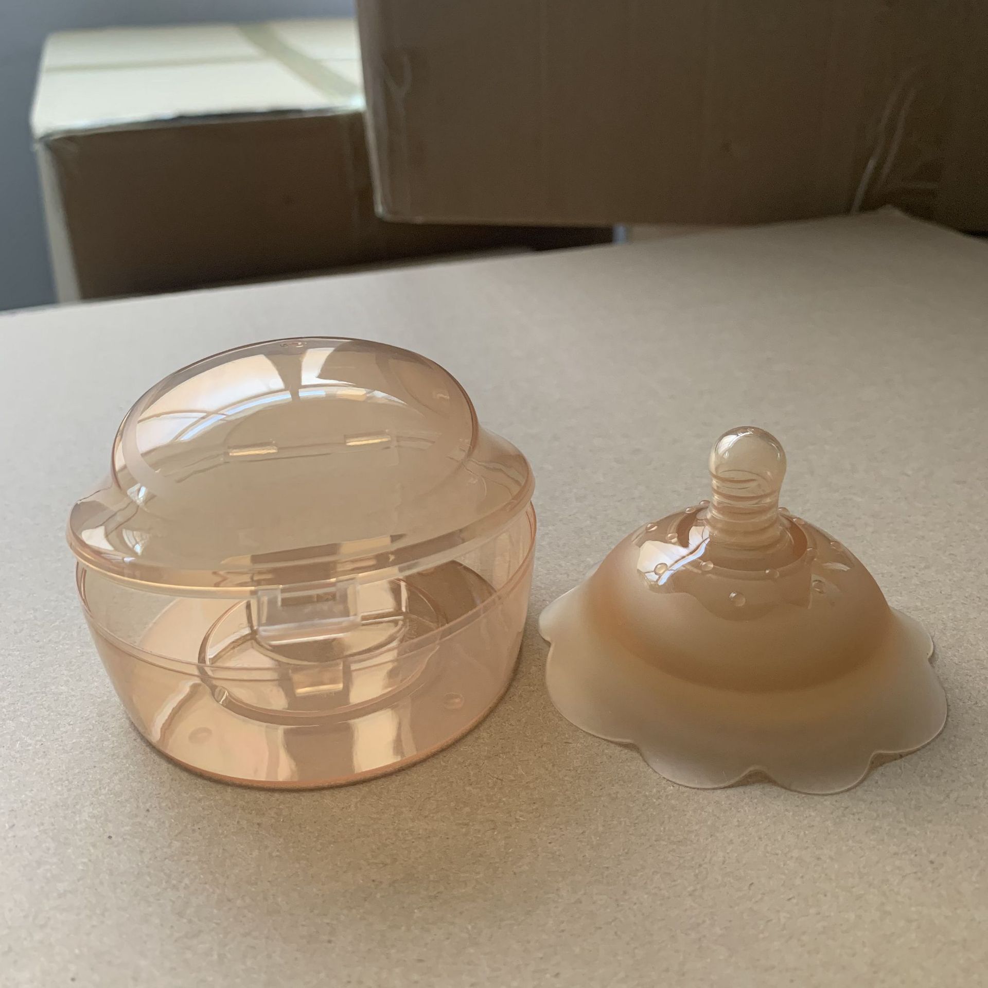 Suction Cup silicone breast shield double-layer breast shield maternal nursing nipple protective cover multi-layer silicone nursing breast protector
