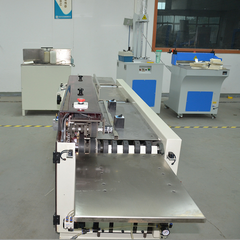 Maofeng Mechanical Automatic Backpacking Machine MF-SPM340 Spine Packing Machine Simple Book Binding Equipment