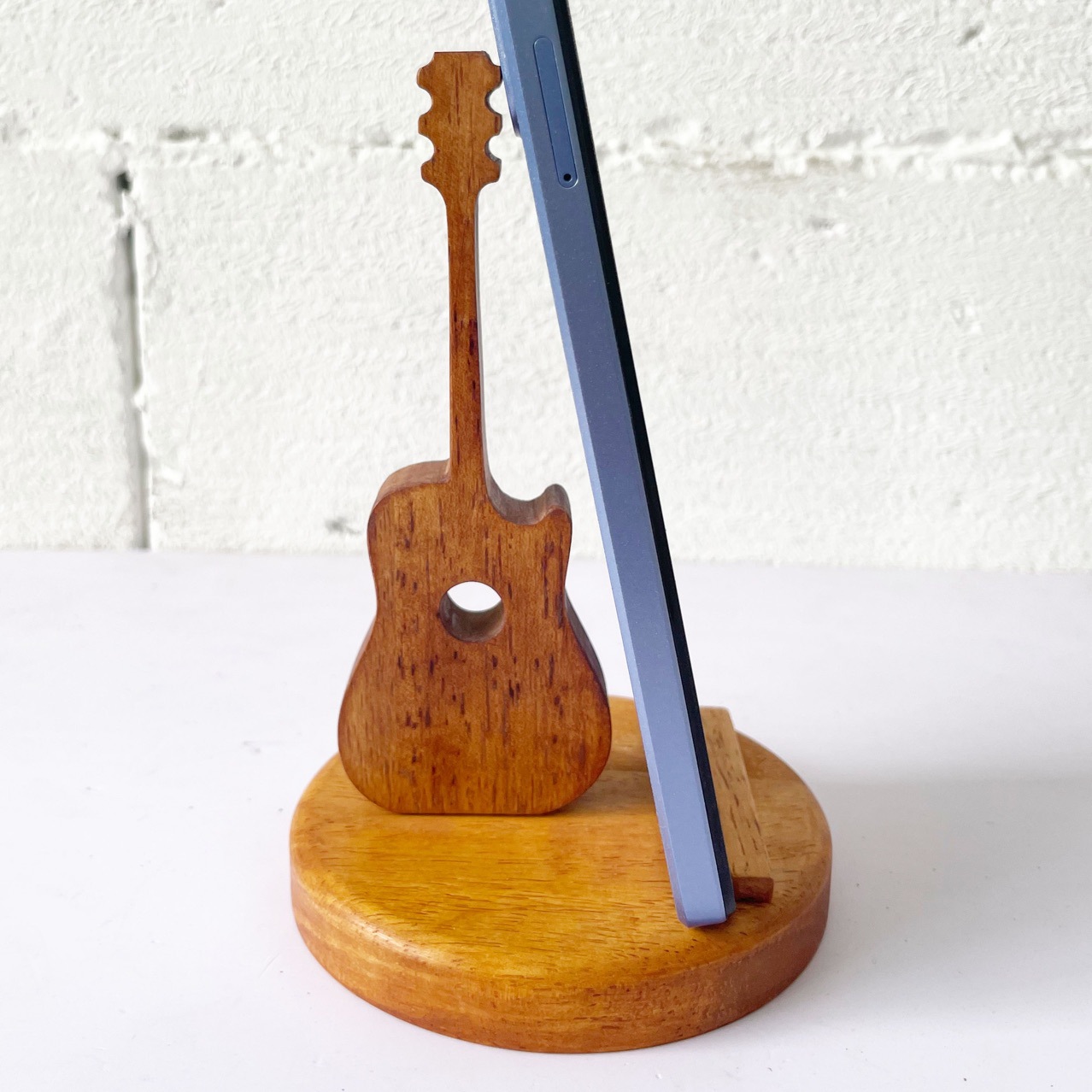 Wholesale High Quality Personalized Mobile Phone Holder Solid Wood Violin Desktop Decoration Office Desk Decoration Wooden