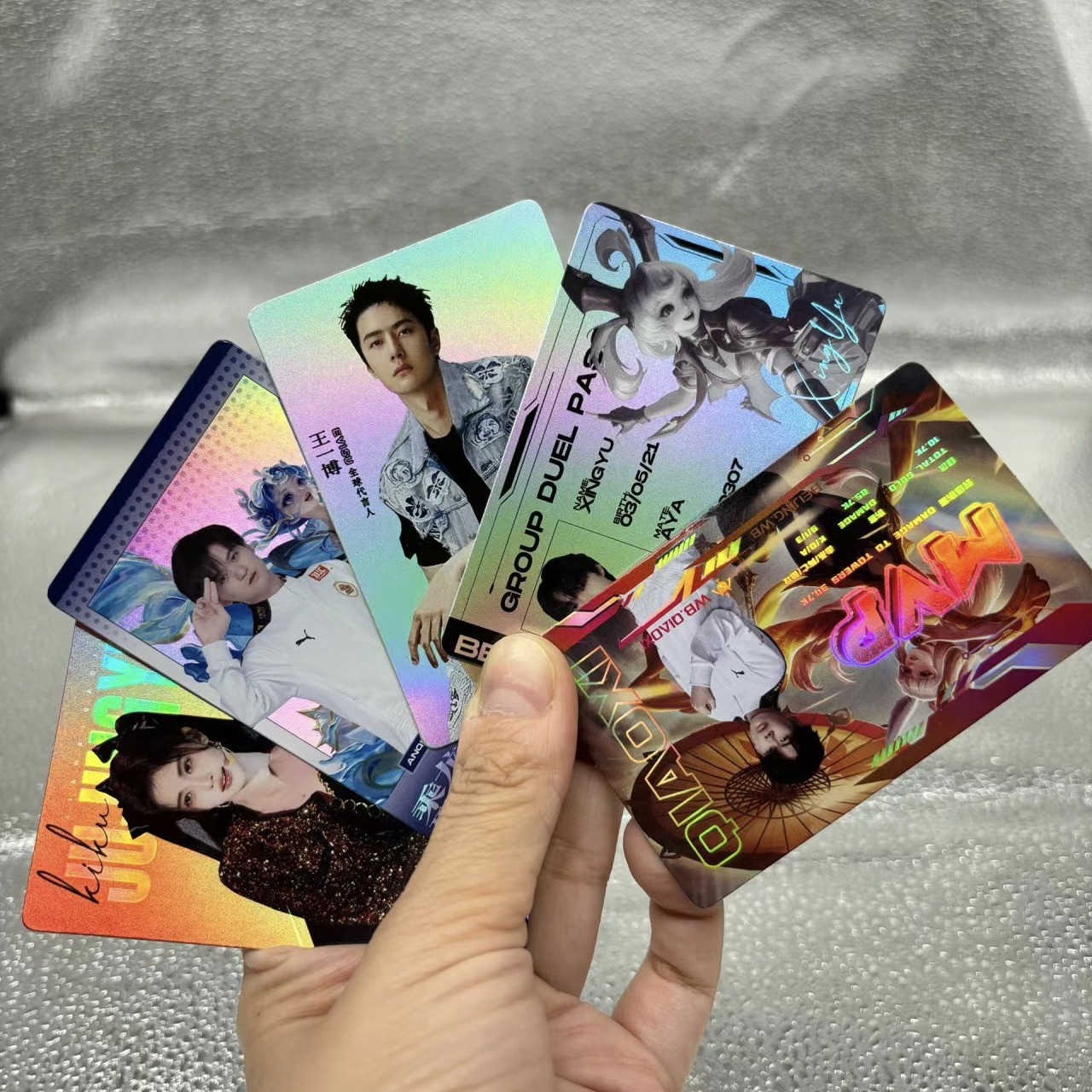 Custom Celebrity Trading Cards Anime Merchandise Co-Branded Film and Television Collectible Cards Flash Cards Laser Ticket Stub Cards Blind Box Cards Customization