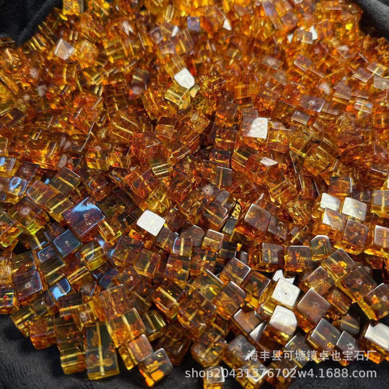 Manufacturer Wholesale Natural Amber Beeswax Square DIY Handmade Versatile Flower Amber Sugar Cube Rubik's Cube Small Accessories