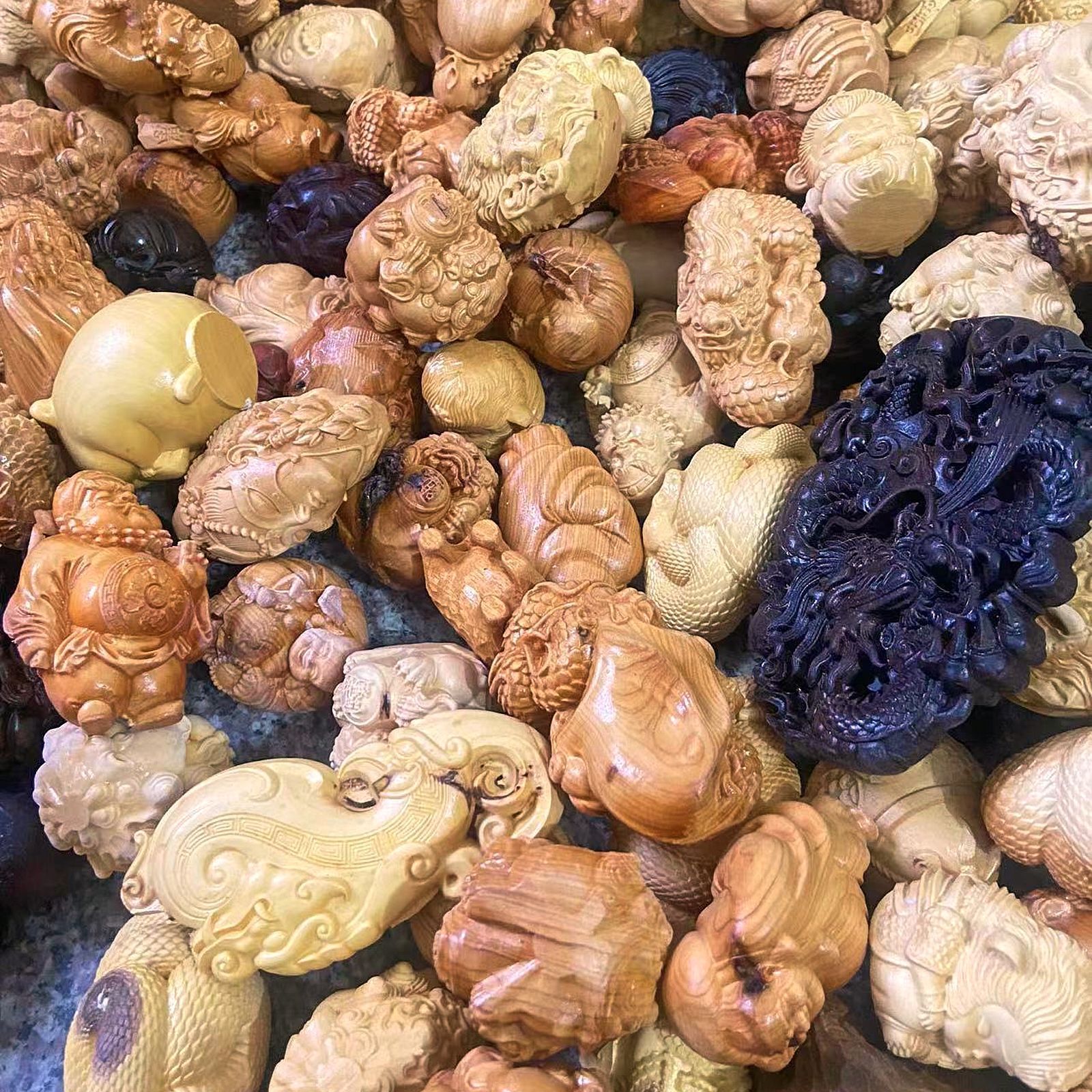 Золотое сандаловое дерево, кедр, буковое дерево, черное хурмовое дерево, дефектная резьба из массива, ручка Пиксиу, популярные товары в туристических местах, прямые продажи с фабрики