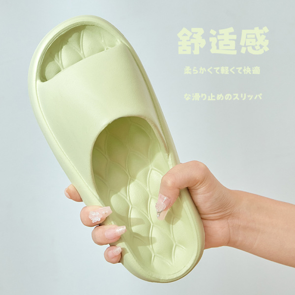 Wholesale Slippers with a Soft Cushioning Feel for Men and Women, Suitable for Summer Outdoor Wear, Thick-Soled, Non-Slip, Ideal for Couples, Available for Dropshipping, Popular Slippers Sold in Supermarkets