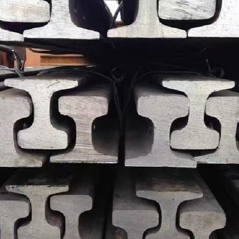 У нас есть высококачественные тяжелые рельсы Q235 38~60кг, а также другие модели. Добро пожаловать на консультацию по телефону