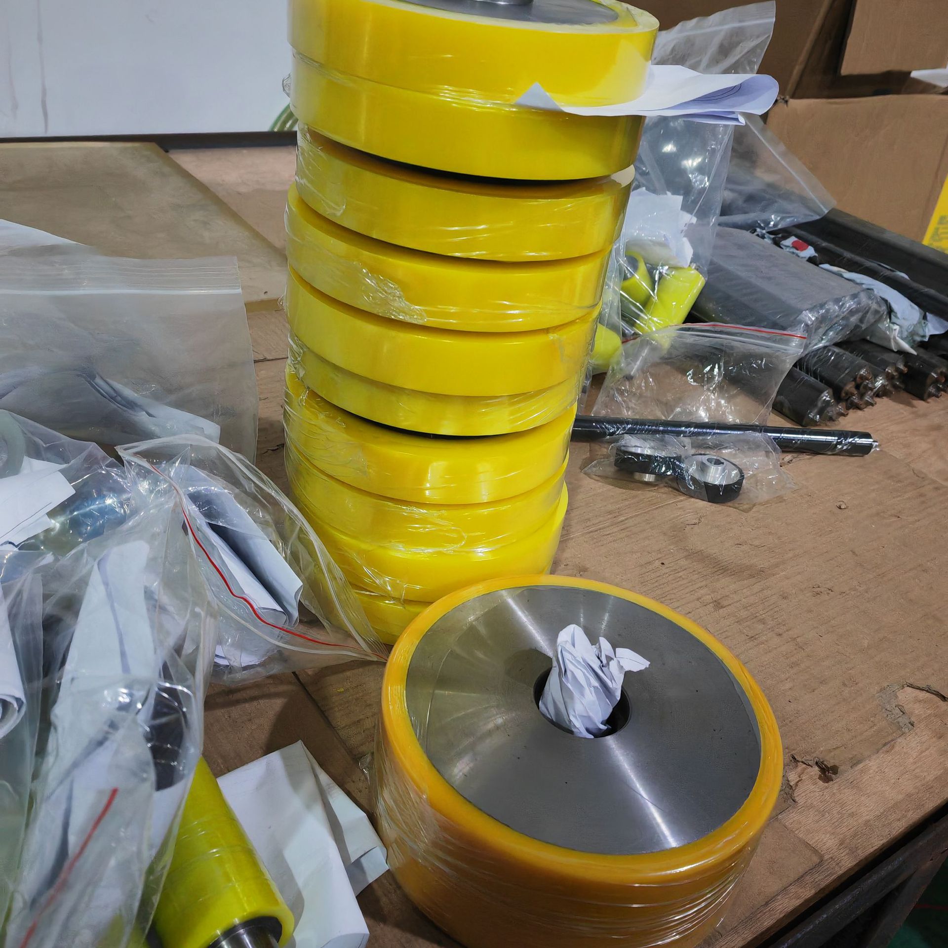 Recommended Suzhou Conductive Wear-Resistant and Oil-Resistant Polyurethane Silicone Rubber Coated Wheel Rubber Roller Heterosexual Parts Production and Renovation