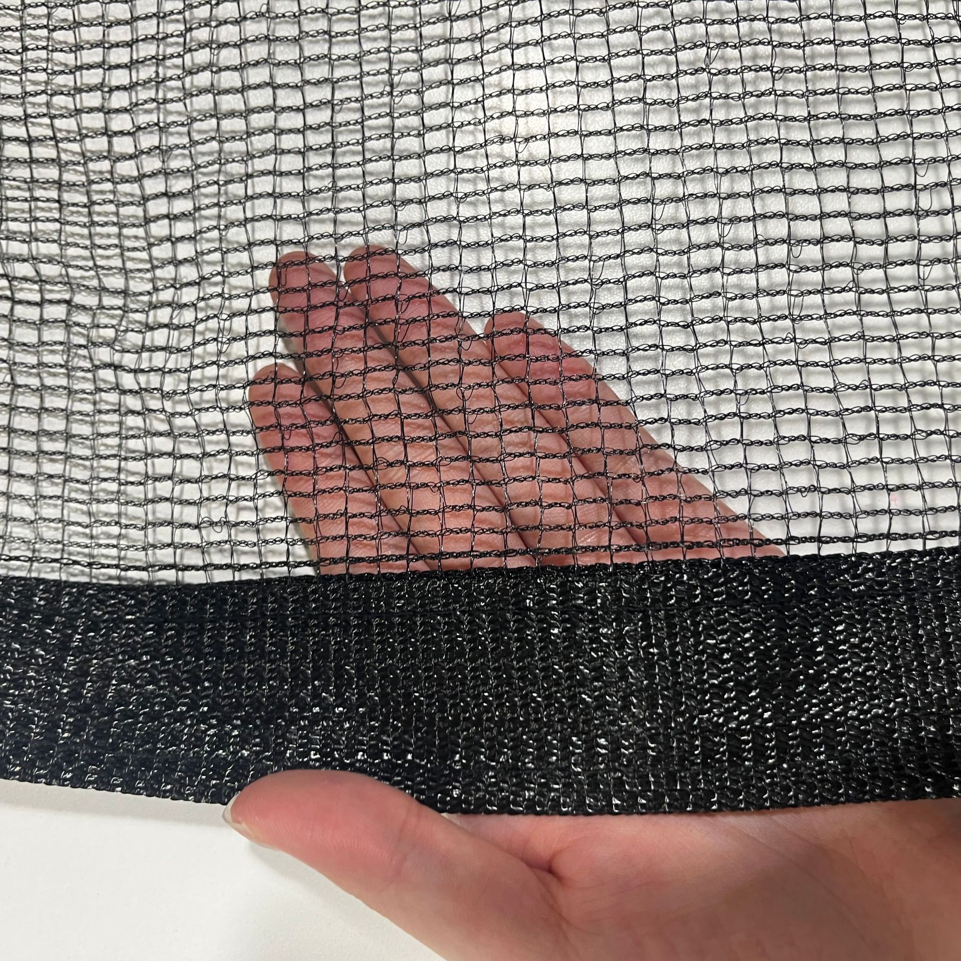 Black Agricultural Sunshade Net with Square Grid Pattern for Greenhouses, Sewing, Edging, and Buckling, Specifically for Swimming Pools to Prevent Leaf Fall and for Fruit Trees, with Uv Protection