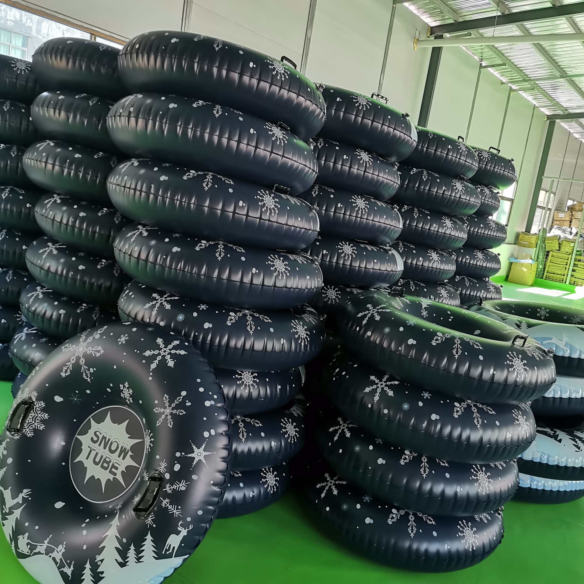 Pvc Inflatable Snowflake Ski Ring Adult Device Ski Thickeneded Winter Entertainment Toy Cold-Resistant and Wear-Resistant Drag Ring