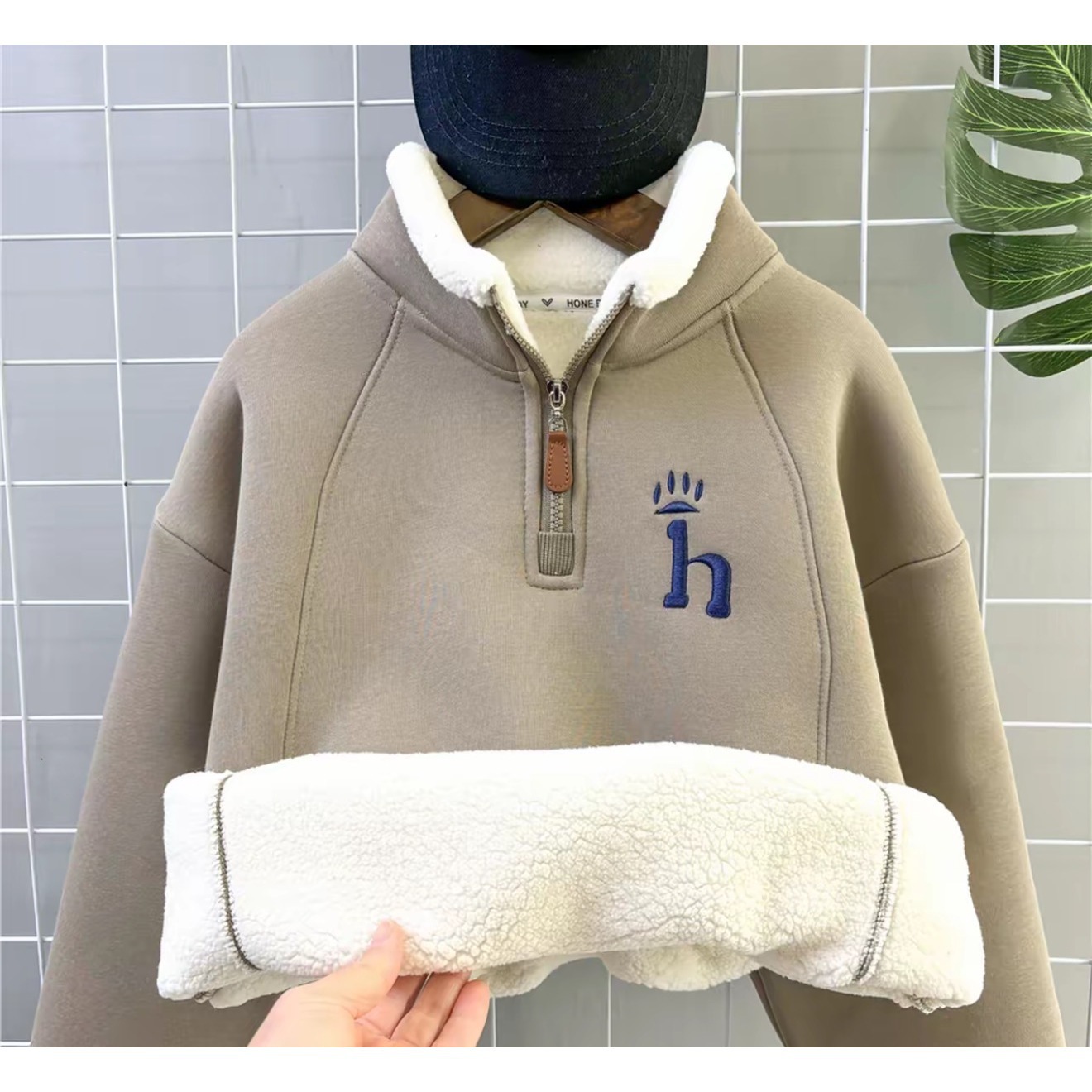 Alpaca Winter Half-Zip Embroidered Boys' Fleece-Lined Thickened Sweatshirt for Winter, Suitable for Older Boys and Girls
