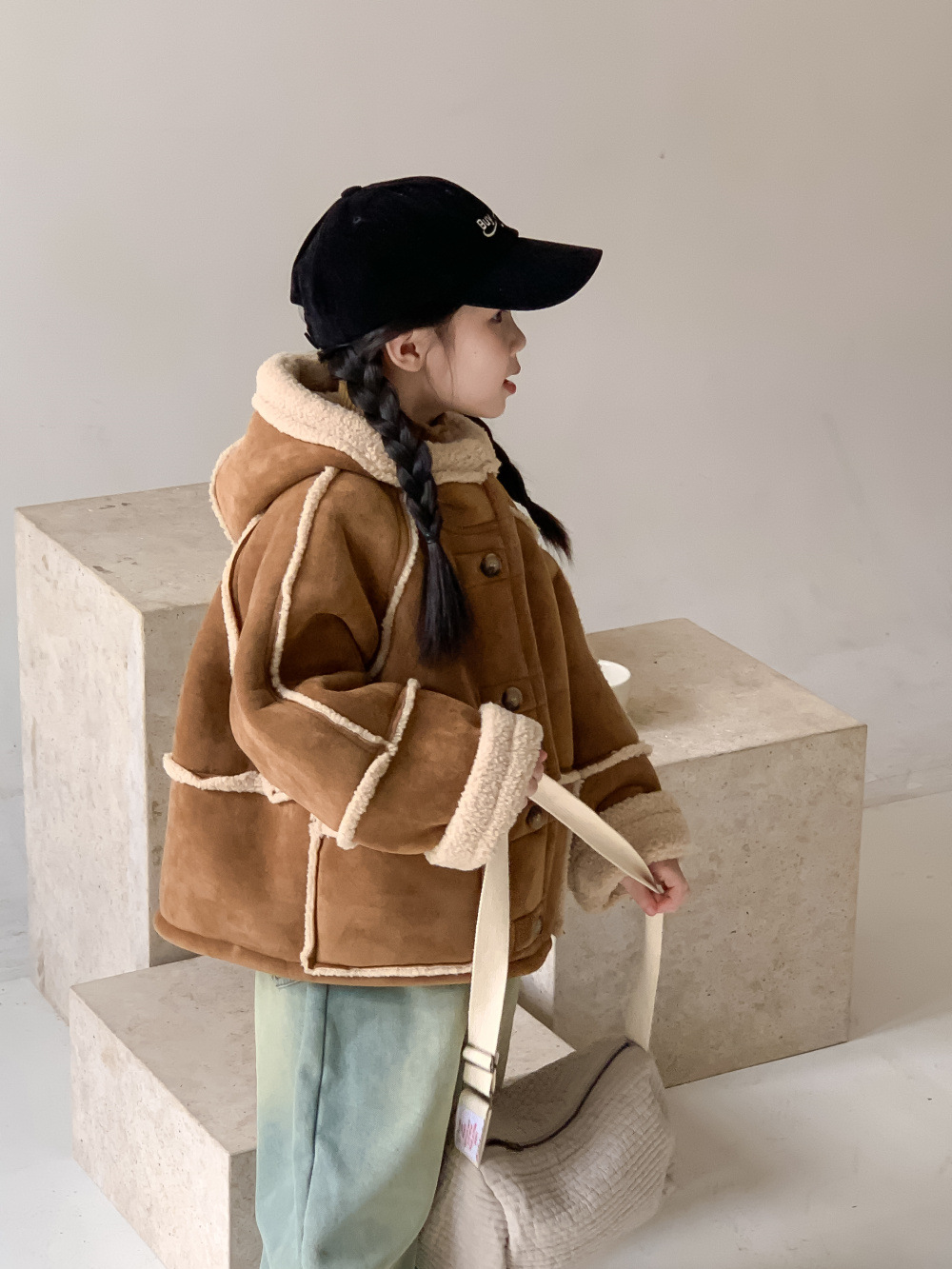 Children's Outwear 2025 Winter Girls' Maillard Hooded Fur All-In-One Outwear Kidsren's Thickeneded Short Warm Outwear
