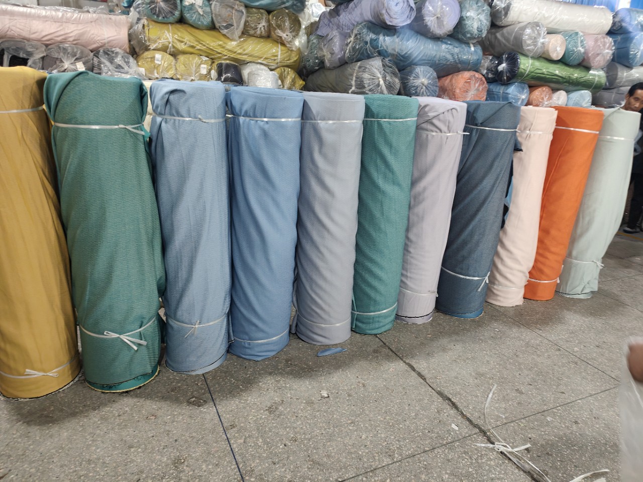 Warehouse Stock Curtain Fabric Cheap Treatment Supply Light Spinning City Market Wholesaler Quality Meter Count Guaranteed