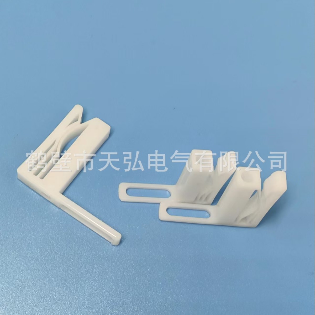 Automotive wiring harness tooling two fork clamp U-shaped fork clamp white clamp