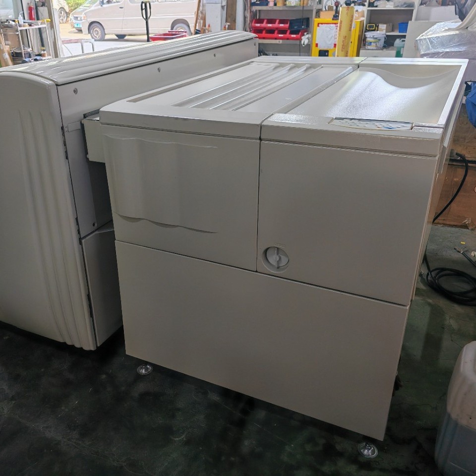 Photo Typesetting Machine, Light Painting Machine, Ctp Direct Plate Making Machine, Mesh Screen Knife God 6120