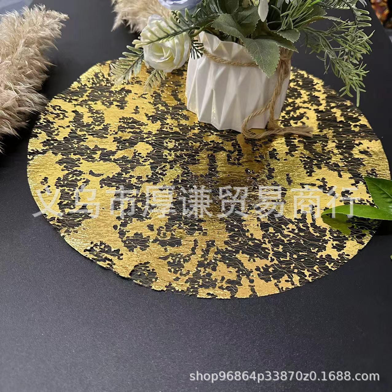 Amazon Cross-Border Disposable Round Aluminum Foil Table Mats in Bulk, Metal Mesh Pressed Tablecloths, Suitable for Home Decoration