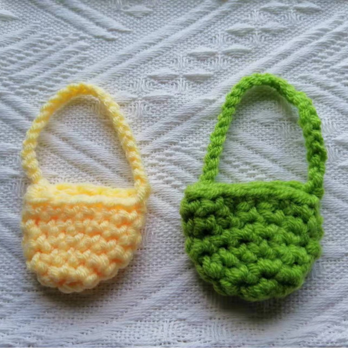 Wool Flower Crocheted Toy Crossbody Bag Bluetooth Earphone Bag Handmade Crochet Cut Out Cute Small Bag Accessories Jewelry