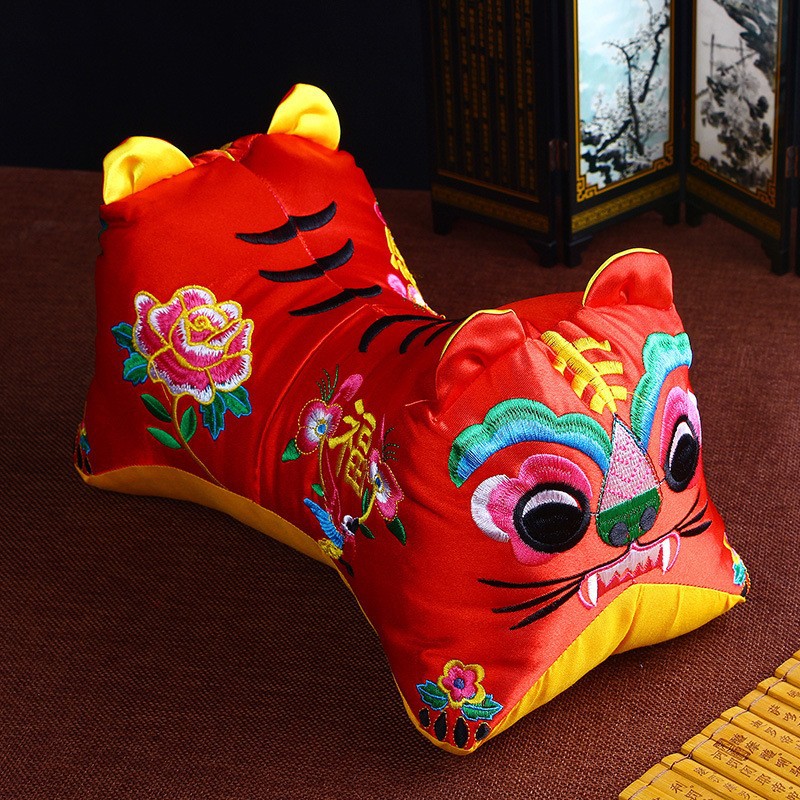 Производитель Шаньси Вышитая Двусторонняя Тканевая игрушка Тигр Атласная кукла Подушка Реквизит для фото с молнией