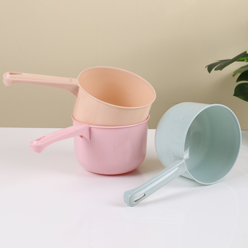 Plastic thickened water scoop kitchen long handle water Spoon bath water scoop Children Baby Bath scoop spoon water scoop wholesale