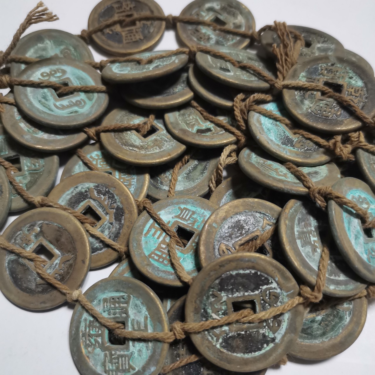 Diameter 28mm, Thickness about 2.3mm, Imitation Antique Copper Green Copper Coin Hemp Rope String of the Five Emperors of Qing Dynasty