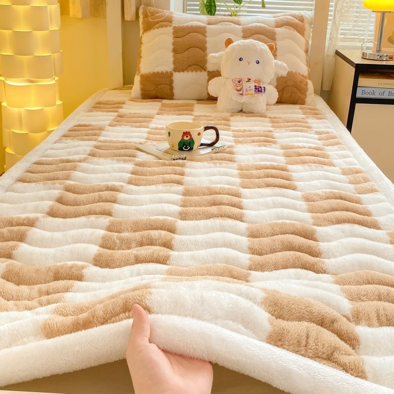 New Thickeneded Milk Velvet Mattress Student Dormitory Single Bedding Pad Bottom Fleece-Lined Bed Sheets Bed Cover Blanket Mattress