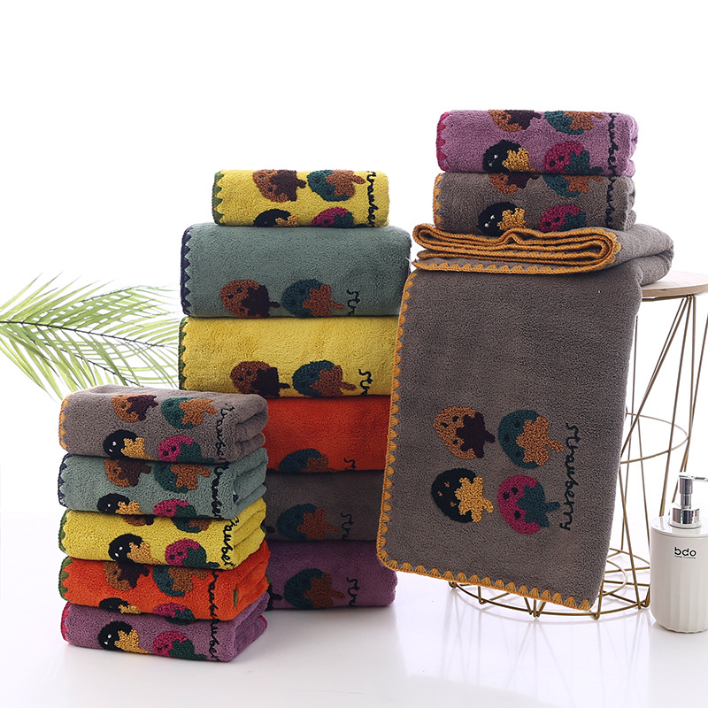 Полотенце с вышивкой клубники из кораллового флиса утолщенное домашнее подарочное полотенце оптовая продажа